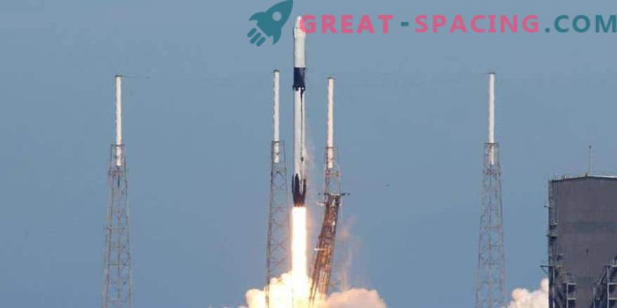SpaceX käivitab koormuse edukalt, kuid jääb vahele, kui rakettide maandumine