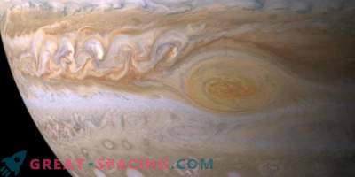 Jupiteri punane täpp muutub kõrgemaks