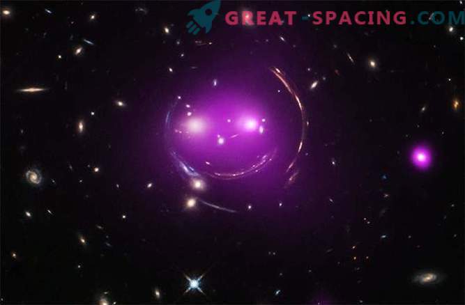 Kõige hämmastavamad näited gravitatsiooniläätsedest: Fotod