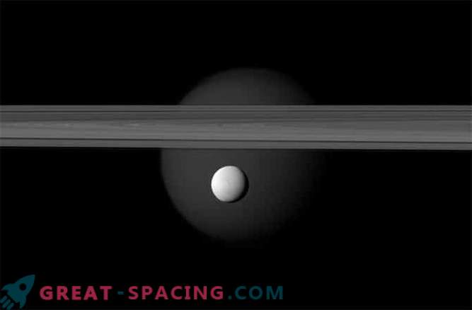 Miks on Saturni kuudel kustutatud kraatrid?