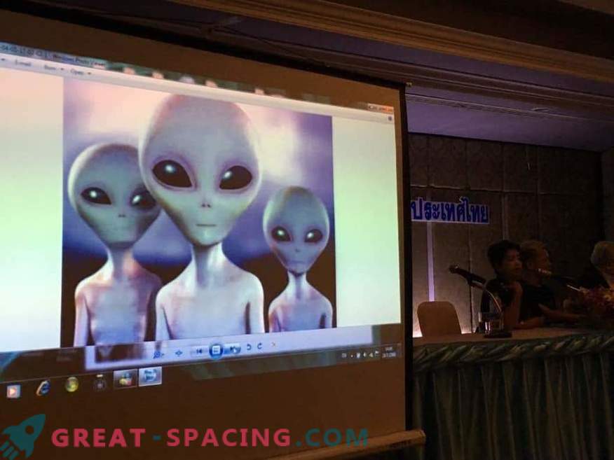 Grupul Khao Kala meditează pentru a comunica cu inteligența extraterestră