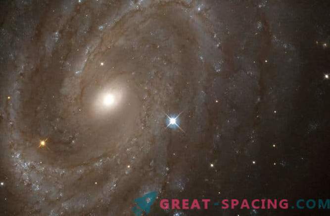 Hubble jälgib galaktikate dramaatilist metamorfoosi