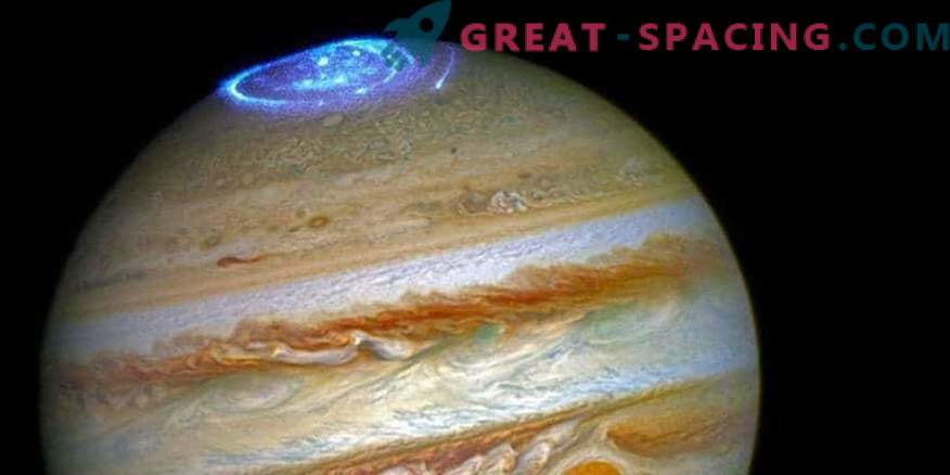 Jupiteri salapärane aurora