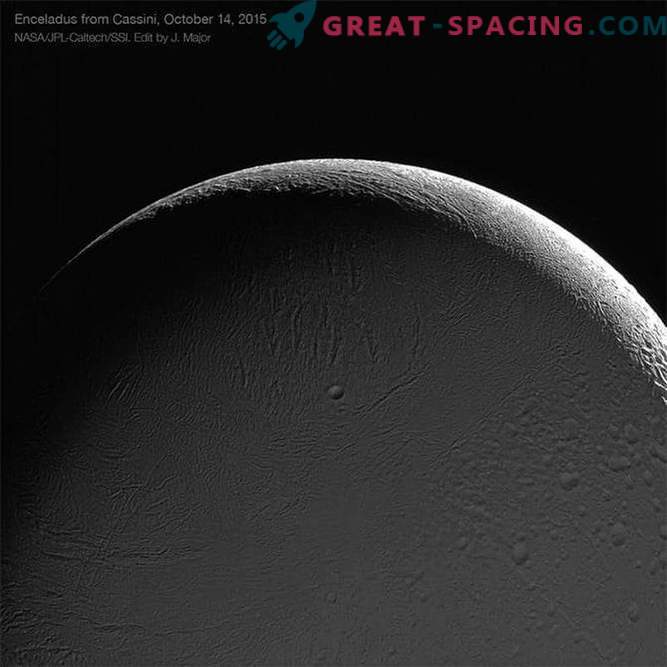Cassini sondid Enceladus, suurepärased fotod