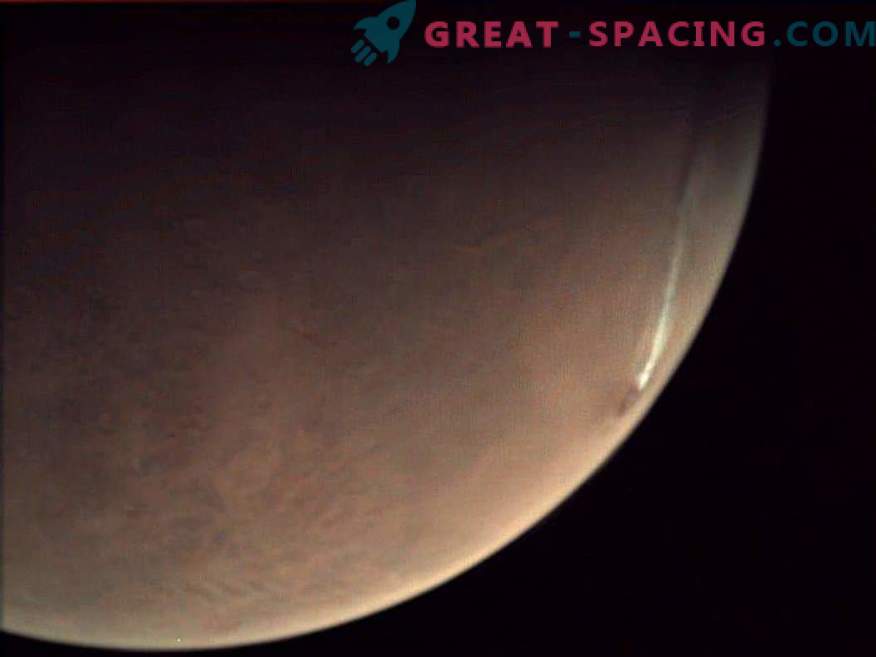 Vulkaaniline aktiivsus Marsil? Saladuslik pilv ulatub üle Marsi vulkaanile