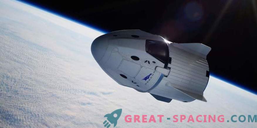 SpaceX näitab meeskonnaliikme juurdepääsu varrukatele