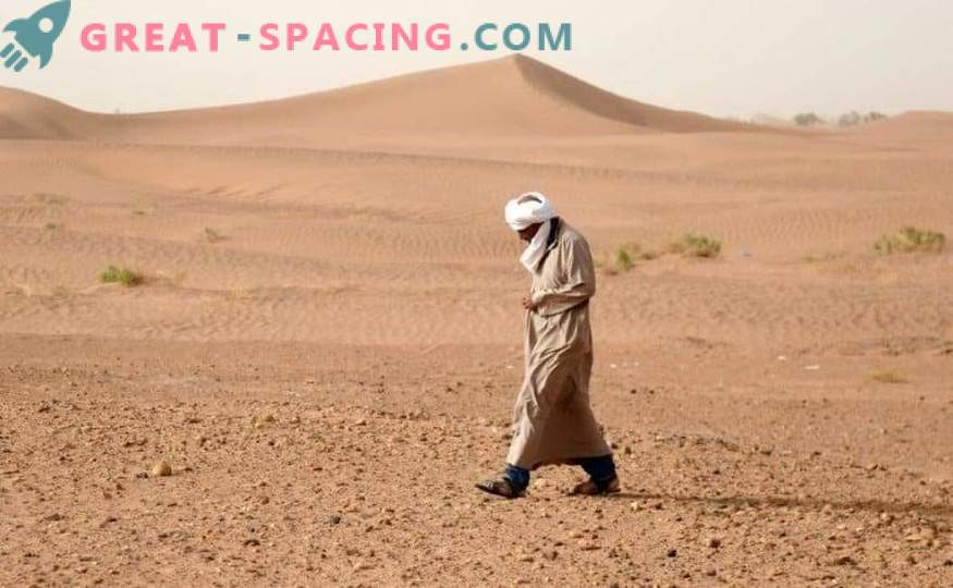 Maroko kõrbes, mida on meteoriidi jahimehed läbinud