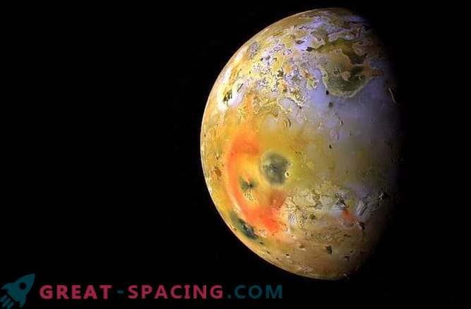 Comment se forment les montagnes sur Io?