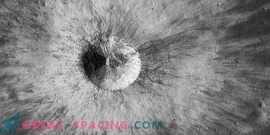Erstaunliches Bild des Mondkraters