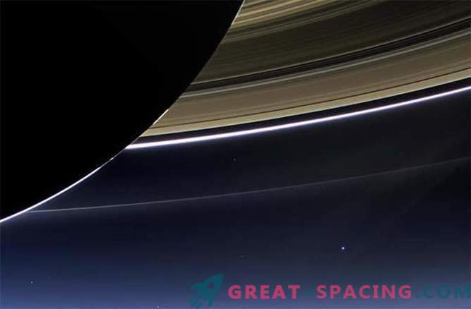 Cassini 10-aastane: Objekte puudutavad fotod