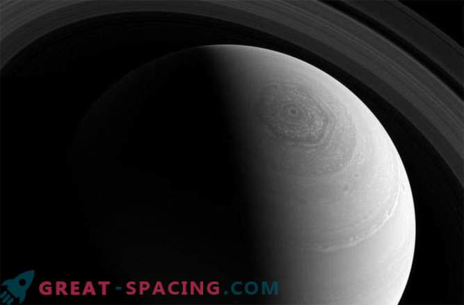 Cassini 10-aastane: Objekte puudutavad fotod