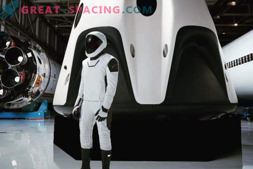 SpaceX valmistab astronaude ISS-ile saatma