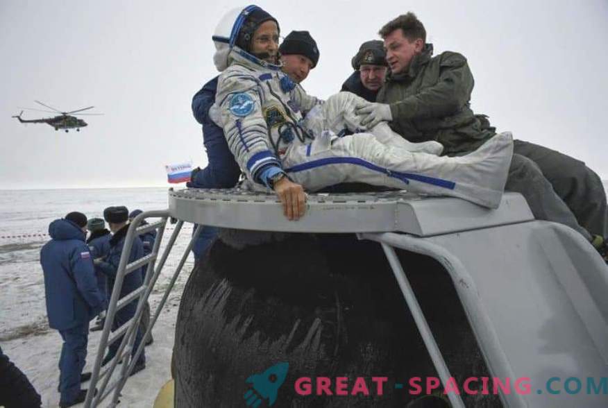 Astronaut ja kaks astronaudi tulid tagasi ISSist