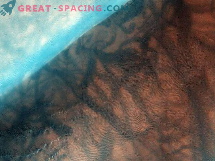 Vedeliku müsteerium: Kuidas saaks vesi Marsil vedelal kujul ilmuda?