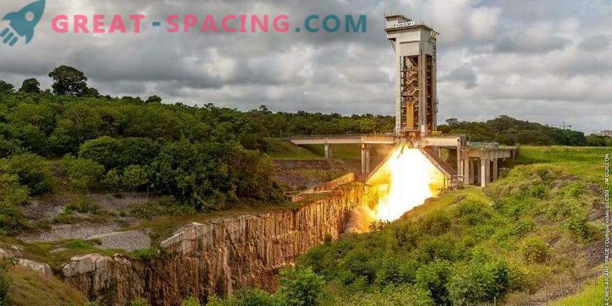 Vega-S raketi testmootori käivitamine