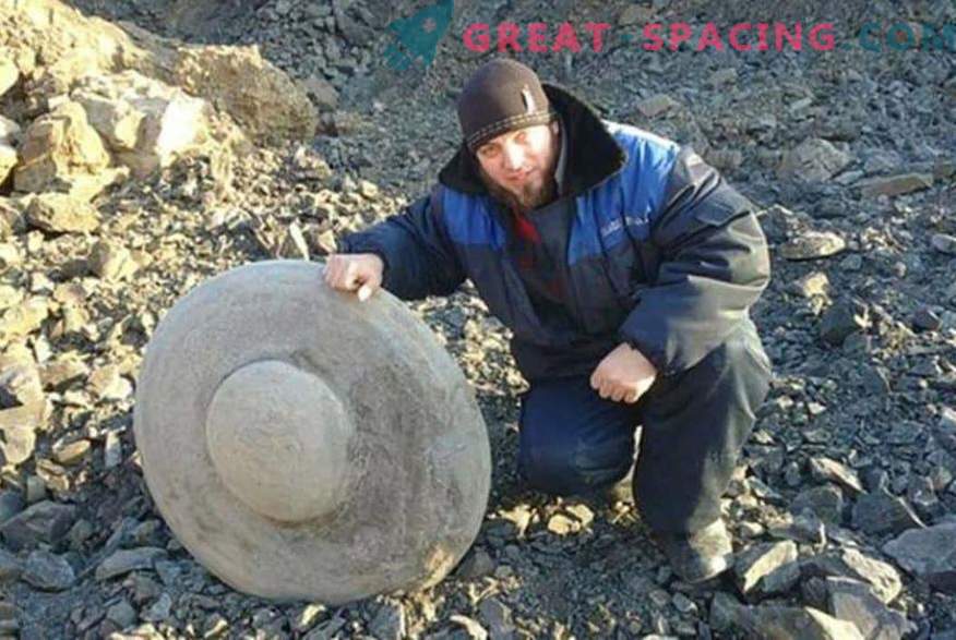 Kivikettad lendavate taldrikute kujul. Ufoloogid ja teadlased väidavad Volgogradi piirkonna leidude päritolu