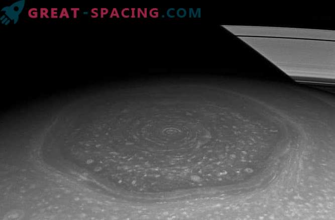 Võimalik selgitus on tekkinud hiiglaslikule Saturni heksale