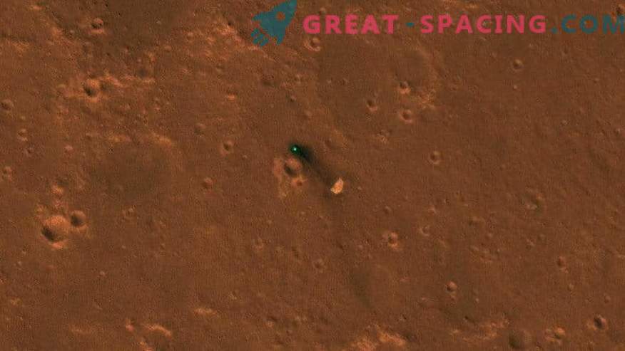 InSighti maandumisruum kosmoses olevates fotodes
