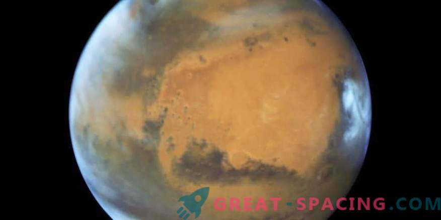 Marsjańska atmosfera zachowuje się jak jedna
