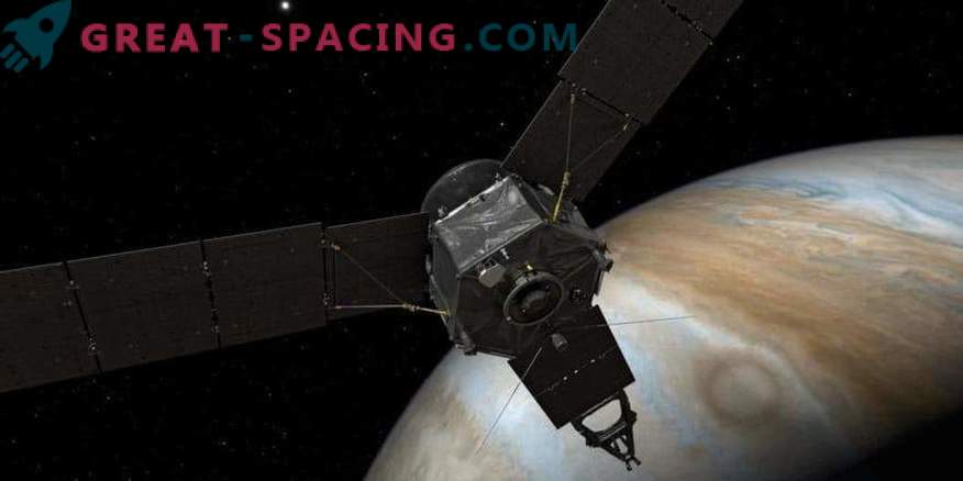 Juno missioon fikseerib laine silmusid Jupiteril