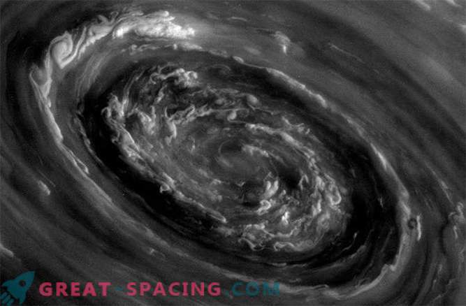 Vihmad Saturni võib põhjustada suured polaarsed tsüklonid