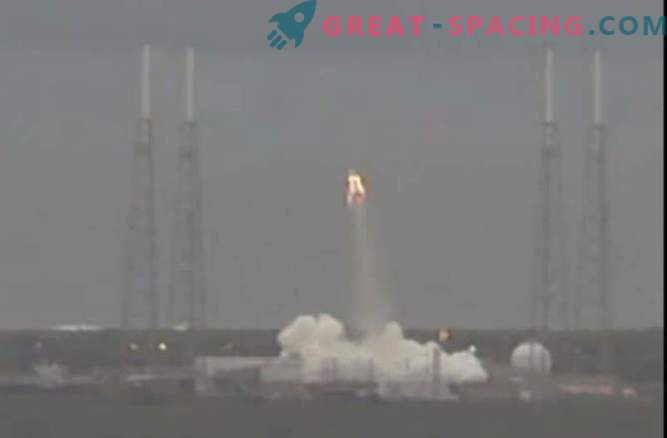 SpaceX Dragon reisija kosmoselaev tegi esimese katselennu