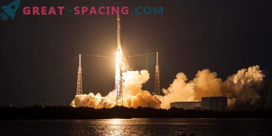 SpaceX käivitab raketi ja kosmoselaeva