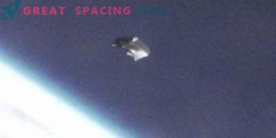 Tundmatu objekt tabas Rahvusvahelise Kosmosejaama kaamera ülevaadet.